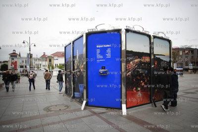 Sopot. Instalacja artystyczna Wojtka Radtke, na ul....
