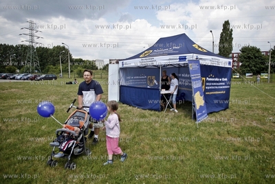 Gdansk Zaspa. Pilkarski turniej dzikich druzyn Do przerwy...