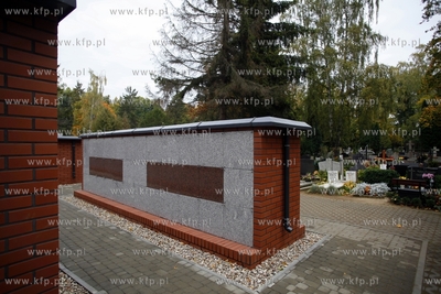 Nowe kolumbarium na cmentarzu w Gdansku Oliwie. 13.10.2014...