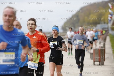 Gdynia. Bieg Europejski. Nz. biegacze na bulwarze nadmorskim.
07.05.2017
fot....