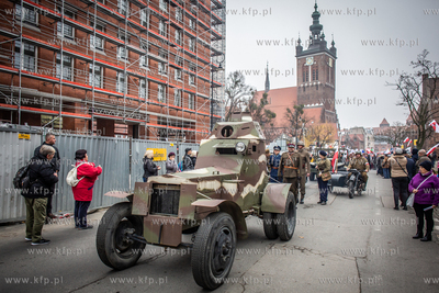 Gdańsk. Parada  na 100-lecie odzyskania niepodległości....