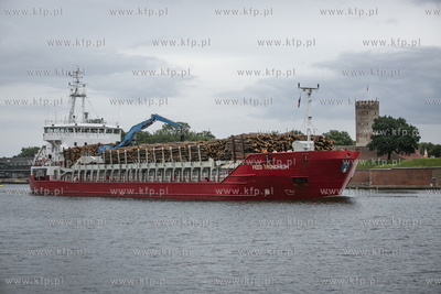 Kanał Martwej Wisły w Gdańsku. Nz. statek Feed Trondheim.
23.07.2019
fot....