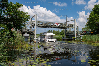 Pętla Żuławska. Zwodzony most nad Tugą w Żelichowie....