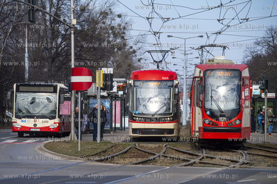 Autobus Mercedes Citaro 626 03 i tramwaj Pesa Jazz...