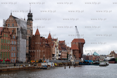 Remont Długiego Pobrzeża w Gdańsku. 18.03.2024 fot....