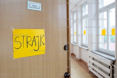 Gdańsk. Strajk nauczycieli w X Liceum Ogólnokształcącym....