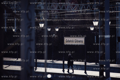 Gdańsk, Perony Dworca Głównego PKP. 27.02.2022 /...