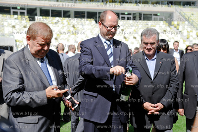 Gdansk. PGE Arena. Uroczyste wreczenie pozwolenia na...
