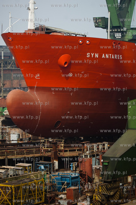 Stocznia Gdansk. Pochylnia B1. Wodowanie promu pasazersko...