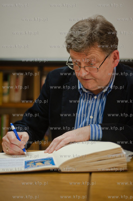 Gdansk. Filii nr 13 Wojewodzkiej i Miejskiej Biblioteki...