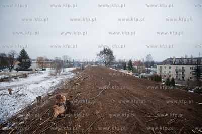 Gdansk. Oliwa. Wycinka drzew pod budowe Pomorskiej...