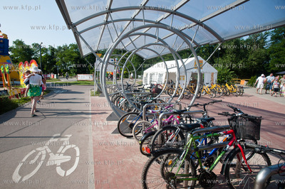 Gdansk. Wakacyjny, sloneczny dzien na plazy w Brzeznie.
Nz...