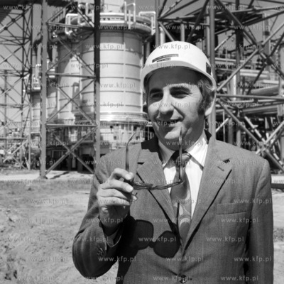 Jan Ruta, glowny inzynier produkcji Rafinerii Nafty...