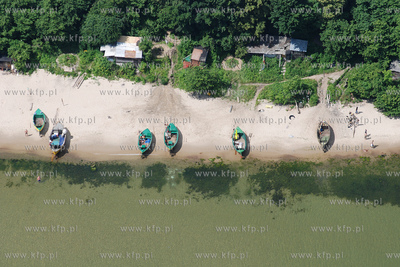 Rewa z lotu ptaka. Nz. Lodzie rybackie na plazy
29.06.2007
Fot....