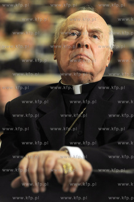 Gdansk. Konferencja W przededniu wielkiej zmiany. Okragly...