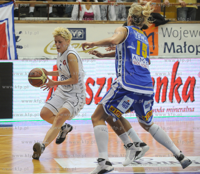 Krakow. Polfinal Play Off ekstraklasy koszykarek Wisla...