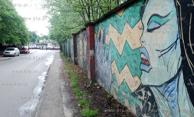 Murales - prace artysty Rafala Roskowinskiego na ulicy...