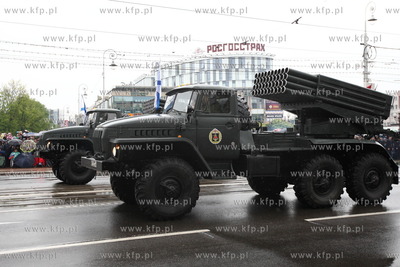 Kaliningrad , Rosja 09.05.2014 Parada na Placu Zwyciestwa...