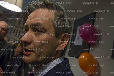 Wieczor wyborczy w sztabie kandydata na prezydenta...