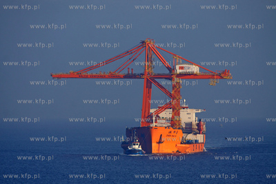 Nowe suwnice dla Baltyckiego Terminalu Kontenerowego...