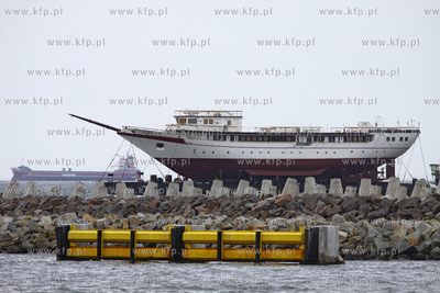 Transport kadluba do portu wewnetrzego w Gdansku szkolnego...