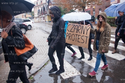 Starogard Gdański. Ogólnopolski czarny protest kobiet....