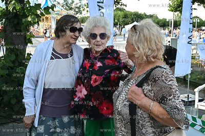 Sopot. Skwer Kuracyjny. Kawiarnia Koło Molo. BNP Paribas...