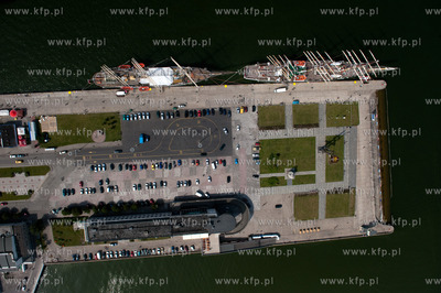 Gdynia w przeddzien Zlotu Zaglowcow 28.06.2009 fot....