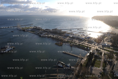 Gdynia, ponad 140 metrowy apartamentowiec SEA TOWERS...