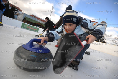 Sopot. W ostatni dzien slizgawni na molo, Sopot Curling...