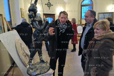 Wystawa rzezby w gipsie Marka Hiszpana Sulkowskiego...