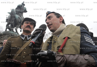 Gdanska Parada Niepodleglosci. Hiszpanska grupa rekonstruktorow...