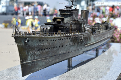 Gdynia. Nabrzeże Pomorskie na molo Południowym. Makieta...