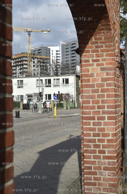 Gdansk, ul. Gnilna i Aksamitna. Budowa wieżowców...
