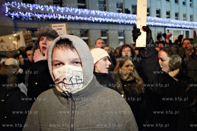 Gdynia, Protest internautow przeciwko podpisaniu przez...