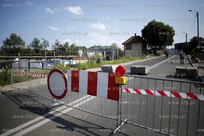 Sopot. Zamkniety dla ruchu wiadukt nad torami kolejowymi...
