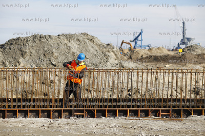 Uroczystosc wmurowania kamienia wegielnego pod budowe...