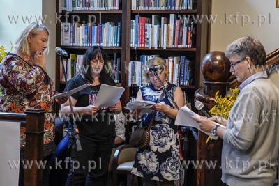 Narodowe czytanie Balladyny w bibliotece przy ul. Mariackiej...