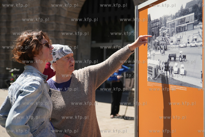 Plac między Katownią a Bramą wyżynno. Otwarcie...