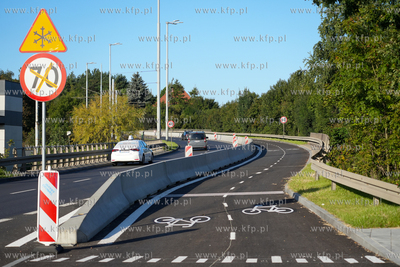 Ekostrada - nowa droga rowerowa w al. Armii Krajowej...