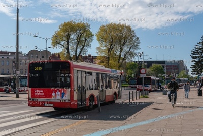 Gdańsk, Wrzeszcz Dworzec PKP autobus z napisem Gdańsk...