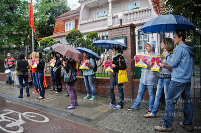 Gdansk. Manifestacja pod Konsulatem Chinskiej Republiki...