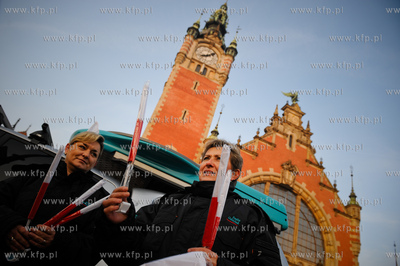 Gdansk. Tydzien Flagi z Radiem Gdansk, akcja promujaca...