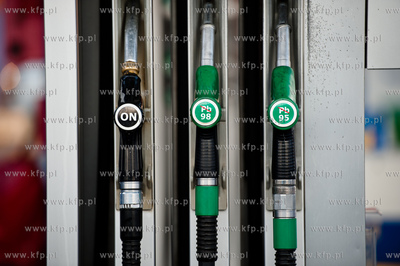 Gdansk. Wrzeszcz. Samoobsllugowa stacja paliw Neste...