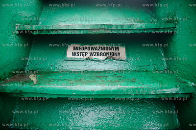 Gdansk. Platna samochodowa przeprawa promowa laczaca...