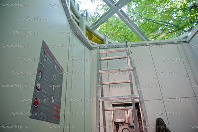 Gdansk. Plac Dariusza Kobzdeja. Montaz nowoczesnej,...