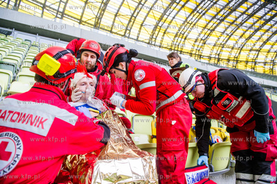 Gdansk. Stadion PGE Arena. Cwiczenia grup ratownikow...