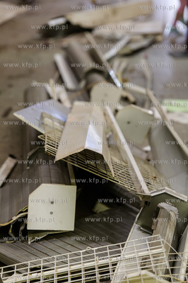 Gdansk. Rozbiorka punktow handlowych znajdujacych sie...