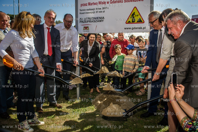 Gdańsk. Wyspa Sobieszewska. Uroczystość wbicia pierwszej...
