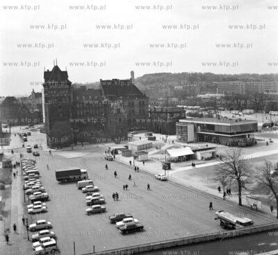 Gdansk widok z Teatru Wybrzeze na Targ Weglowy, Zespol...